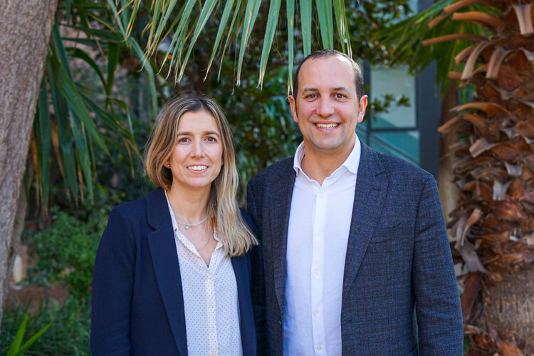 Dra. Cristina Fornaguera, investigadora del grupo GEMAT, y Dr. Jordi Martorell, CEO d’Aortyx.